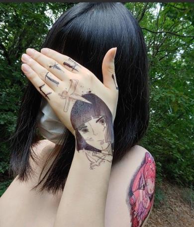 领军高颜伪娘,散播极品男同言论?网友:你咋不上天!