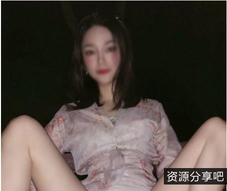 某推小仙女极品白姬（白白）最新合集[1V-395M]：火爆高颜绝顶大长腿，超人气浮力姬，白皙粉嫩圈外女，有尺度情绪指教，重口味吸引力，让宅男们心动不已！