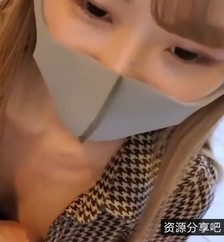 路边搭讪的sao+lang姐，1V+四人游+892MB火辣打粑粑C，双重压缩，百度盘分享！