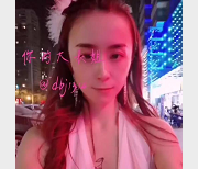 网红大表姐反差烧，老司机玩法挑逗你的心！