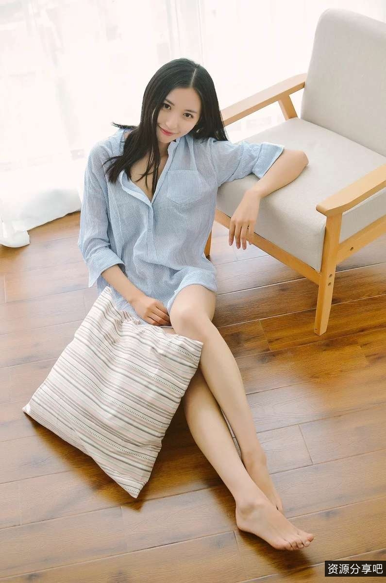 虎牙八月未央：美女主播热舞、Cosplay、服装、护士、和服、国服旗袍等精彩表演