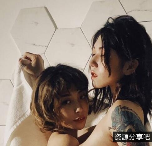 精选御姐浮力姬罗兰·萨莉精彩表演：黑丝性感、民国服装清纯可爱