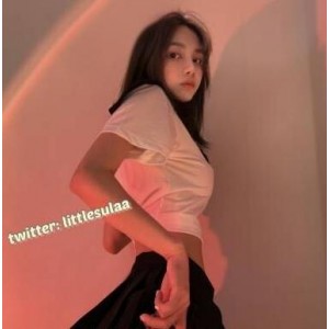 《Lilesulaa：推诱人的尤物，令人难以抗拒的网红女孩，拥有深邃的眼神、完美的身材、细腻的肌肤》