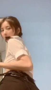 猫小猫：网络直播的火爆明星，给你带来时尚穿搭技巧和生活小窍门！