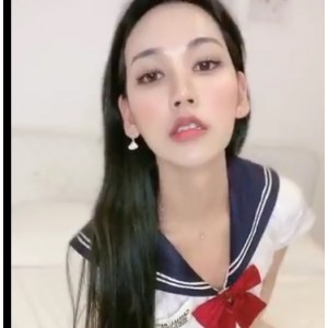 《{{网红名字}}露脸高颜值TS合集312v-18.4G：美丽容颜，让你一眼就记住》