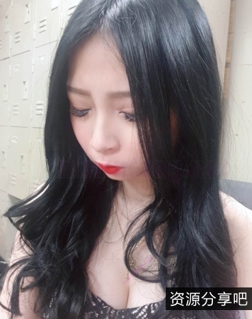 网红“护理专科漂亮馒头小妹”视频：性感漂亮、胸前软肉、私生活露脸福利、让人珍惜现在