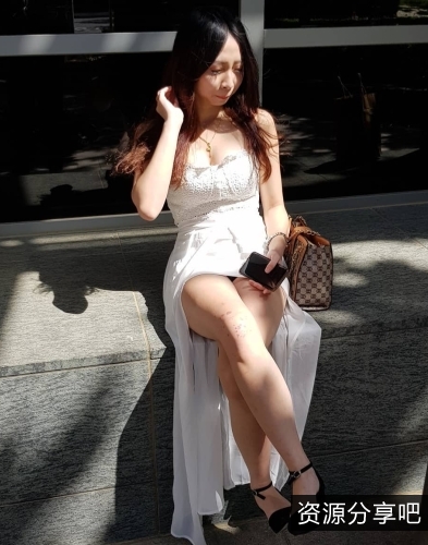 网红“护理专科漂亮馒头小妹”视频：性感漂亮、胸前软肉、私生活露脸福利、让人珍惜现在