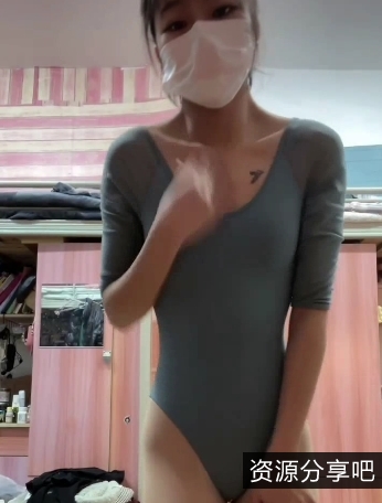 聪明漂亮的舞蹈系学生空白：精彩的舞蹈，温柔的声音，让人心动！