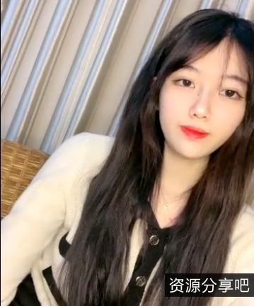 聪明漂亮的舞蹈系学生空白：精彩的舞蹈，温柔的声音，让人心动！