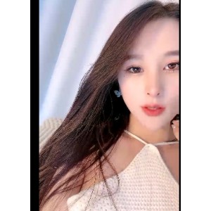 网红女神白玉洁：1V+四人游+702MB视频资源，欣赏美丽气质的精彩瞬间