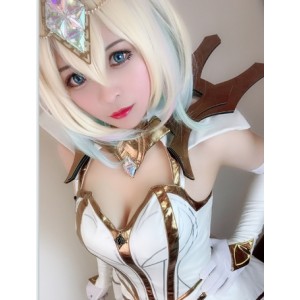 《Sola酱：双马尾少女的不甘心坚强意志》