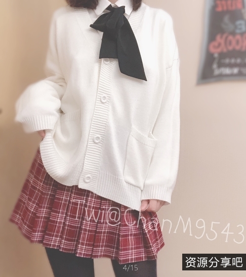 某推超人气超高颜值宝藏美女浮力姬《恶犬酱》vip资源绝版散播合集[15P-1V-353M]