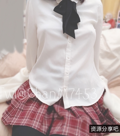 某推超人气超高颜值宝藏美女浮力姬《恶犬酱》vip资源绝版散播合集[15P-1V-353M]