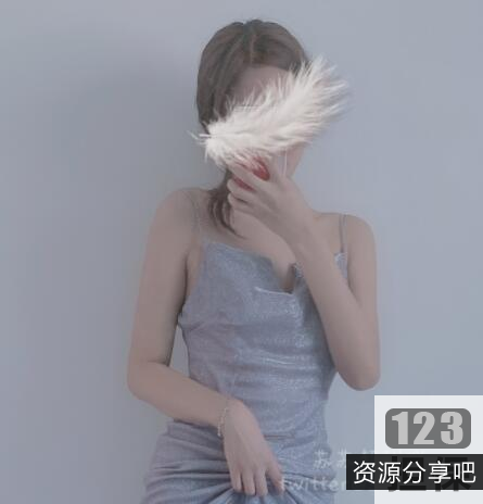 网红苏妄言粉色肚兜、白色网袜、猫儿镜、蓝白薄纱，4部最新作品汇聚，小清新汉服登场！