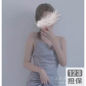 网红苏妄言粉色肚兜、白色网袜、猫儿镜、蓝白薄纱，4部最新作品汇聚，小清新汉服登场！