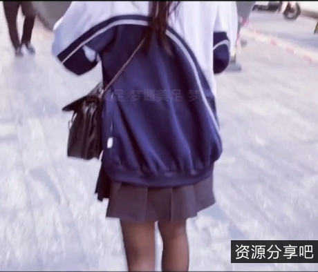 虫哥·梦酱艺术真实谎言作品：神秘JK少女高颜值丝袜白袜短裙校服足系列桌底脚掌花样动作童话美
