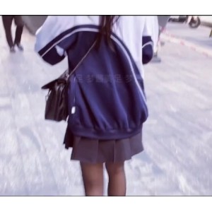 虫哥·梦酱艺术真实谎言作品：神秘JK少女高颜值丝袜白袜短裙校服足系列桌底脚掌花样动作童话美