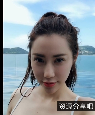 夏玲蔓网红视频：男性粉丝癫狂欣赏容颜与身段的车灯之美