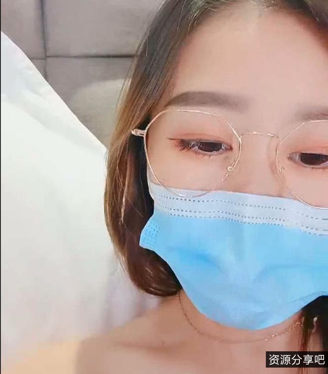 新晋宅男粉心粉嫩女神精选无毛神秘处神Pretty小语儿21V17.8G魅力长相美艳笑容甜美未成年景观精彩绝伦合集