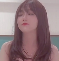 父亲欠债给女儿喂药还债