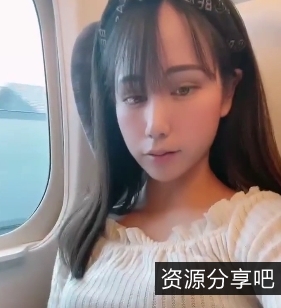 美女在高铁上大胆展示自己的高颜值，252M的照片已上传至百度云