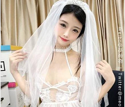 推特妹子少女喵四闪现婚纱自娱自乐1V1.4G私拍作品