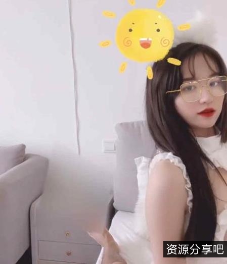 网红眼镜御姐不见星空1080精品视频资源