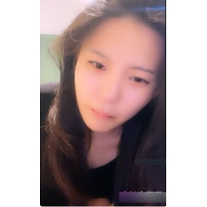 热血沸腾！网红女主播小石头的舞蹈技巧大揭秘！