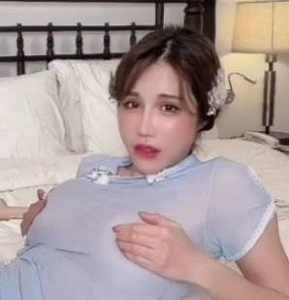 奇妙独家台湾网红辛尤里旗袍粉黛风：下水作惊艳登场！