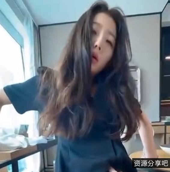 精选警花张津瑜视频集，450M总量，网友瞩目，颜值超竿娆欣赏警花风采
