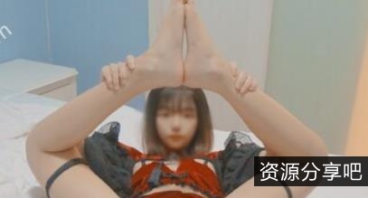 斗鱼人气清纯COS小余，反差婊浮力姬，尺度惊艳！