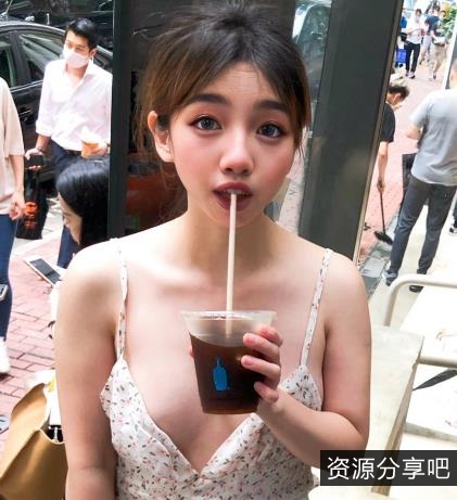 香港自拍达人伊理文作品图集（包含地铁、大巴、游乐场等场所）