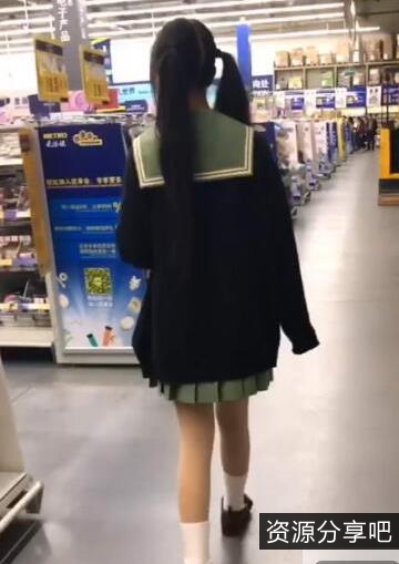 马雨琪：双马尾妹子绝版资源合集，奶牛装送餐员野外露珠