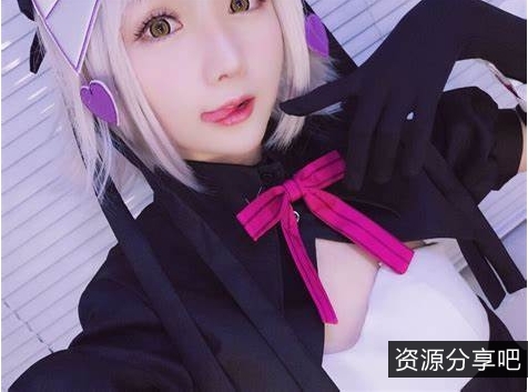 美少女小秋秋视频合集，多重魅力尽显