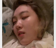 精选大学生反差妹晨晨：无下限玩教育研究健身房颜值粉嫩