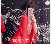土豪专享系列：广深小粉酱身材惊艳，视频揭秘奇怪器具
