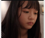 1V504M：不情愿的H交少女，眼镜男对手戏，娇小身材，好评