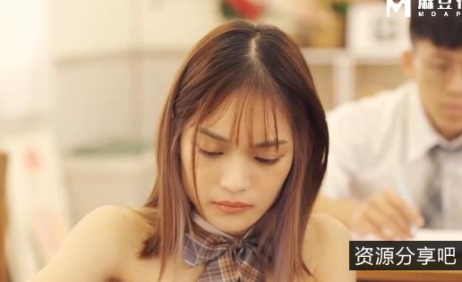 《湾湾校园Y剧：女主单挑教室战斗，完结10集，摆摊母女惊艳登场》