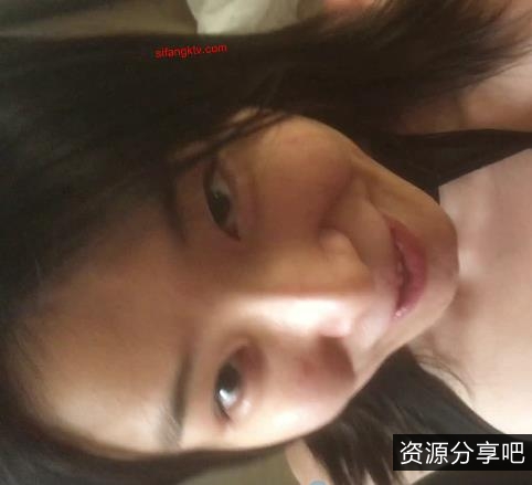 网红何惠露脸大罩杯！12V视频资源，3.8G火爆上线