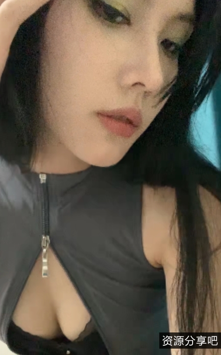 颜值主播胆胆原版1V视频，1.75G容量，土豪定制精品，易直播独家百度云存储，骚爱不可挡