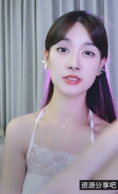 花椒宁依纯热舞视频8V+1.03G，白色肚兜遮球风情万种