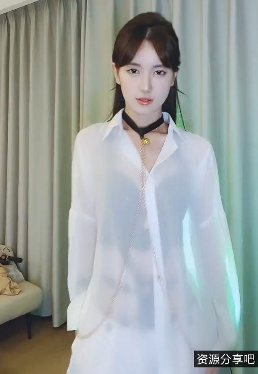 花椒宁依纯：露背装热舞视频10个，总大小378MB，失效不补