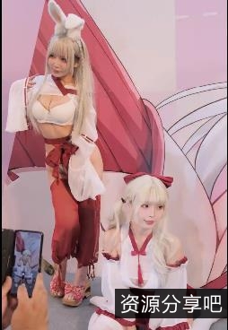 湾湾漫展cospie合集：作者自拍资源，漫展秀创可贴车灯人互动COS女主