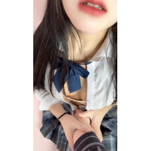 谭小灵优质身材一丝不挂，勾人表情2.7G视频