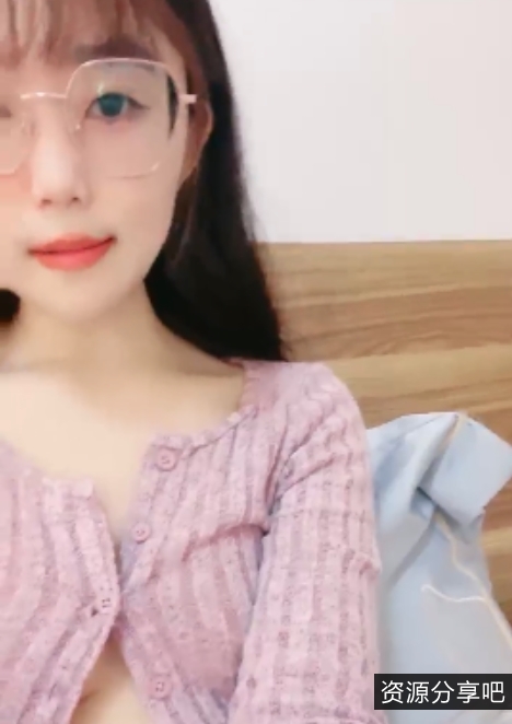 眼镜反差婊神秘视频收藏：火箭118v47g