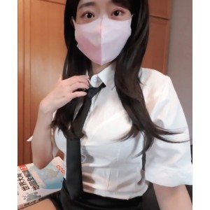 Ellie：瑜伽教练，激励学生，视频精彩适中