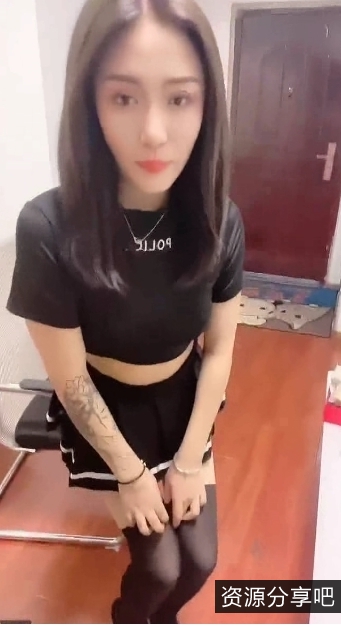 展现了她独特的魅力。美女御姐《小语》反差定制，让你看到不一样的世界。