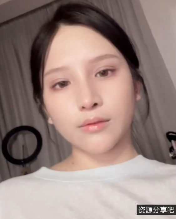 台湾妹子Ashisyourlove艾希：收藏485个视频，学姐上门