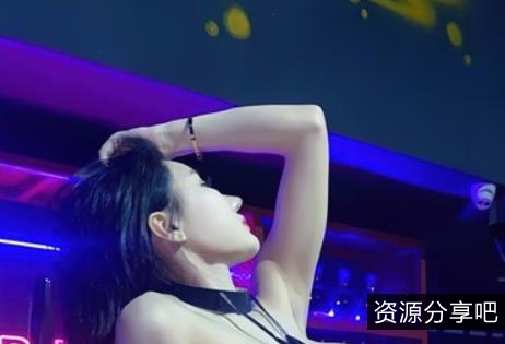 推特女神佳多饱火爆视频图片，九头身美女顶级身材6.11G大礼包