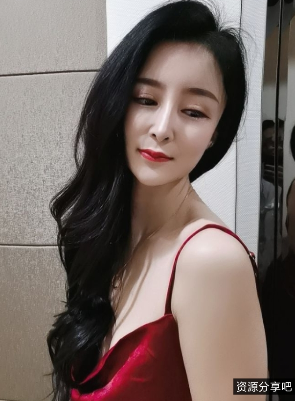 真实空姐+迷人蔓CC私拍+1.86G